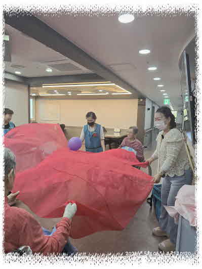 한복의자태KakaoTalk_20260509_105018038_02.jpg